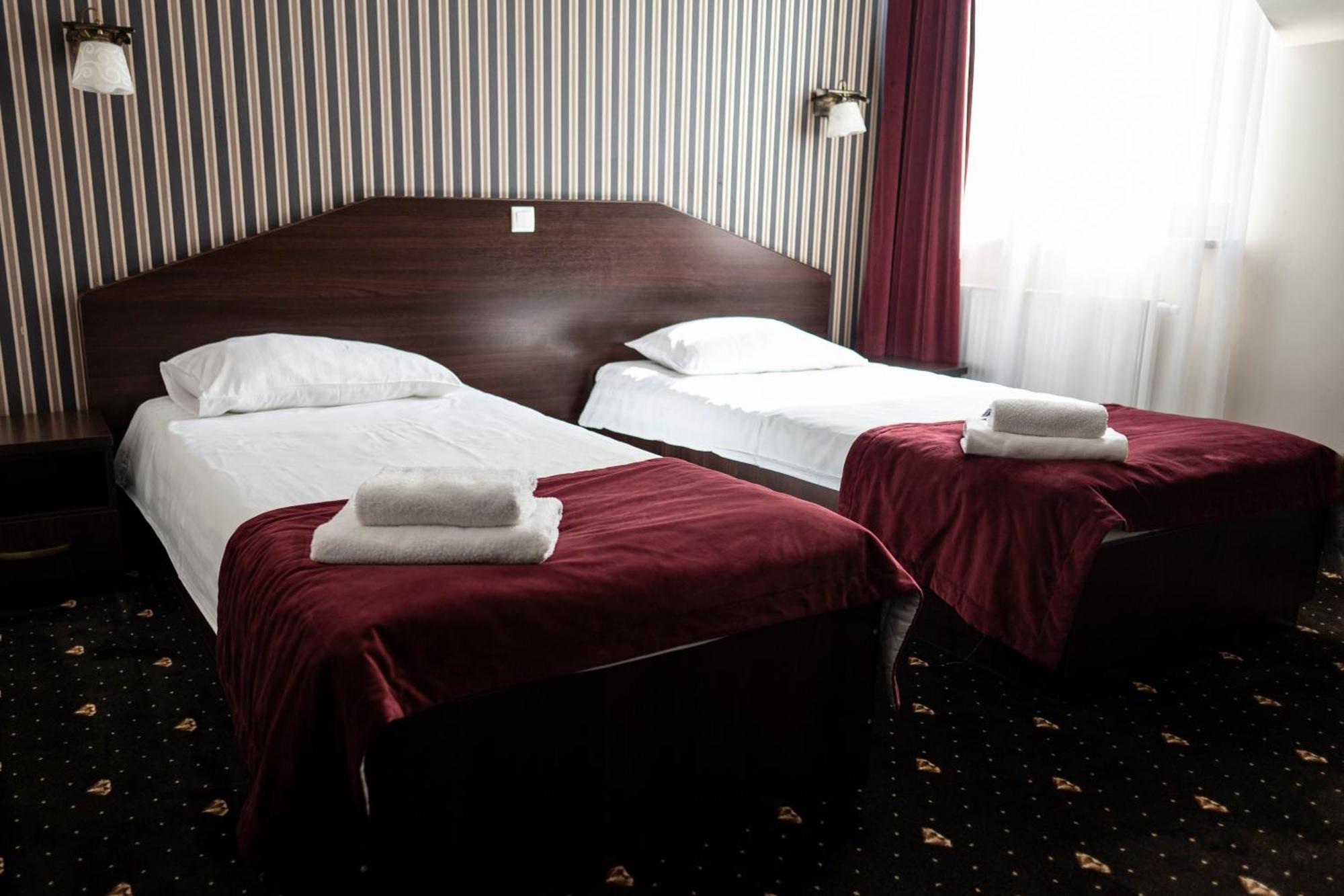 Hotel Podzamcze Góra Kalwaria エクステリア 写真