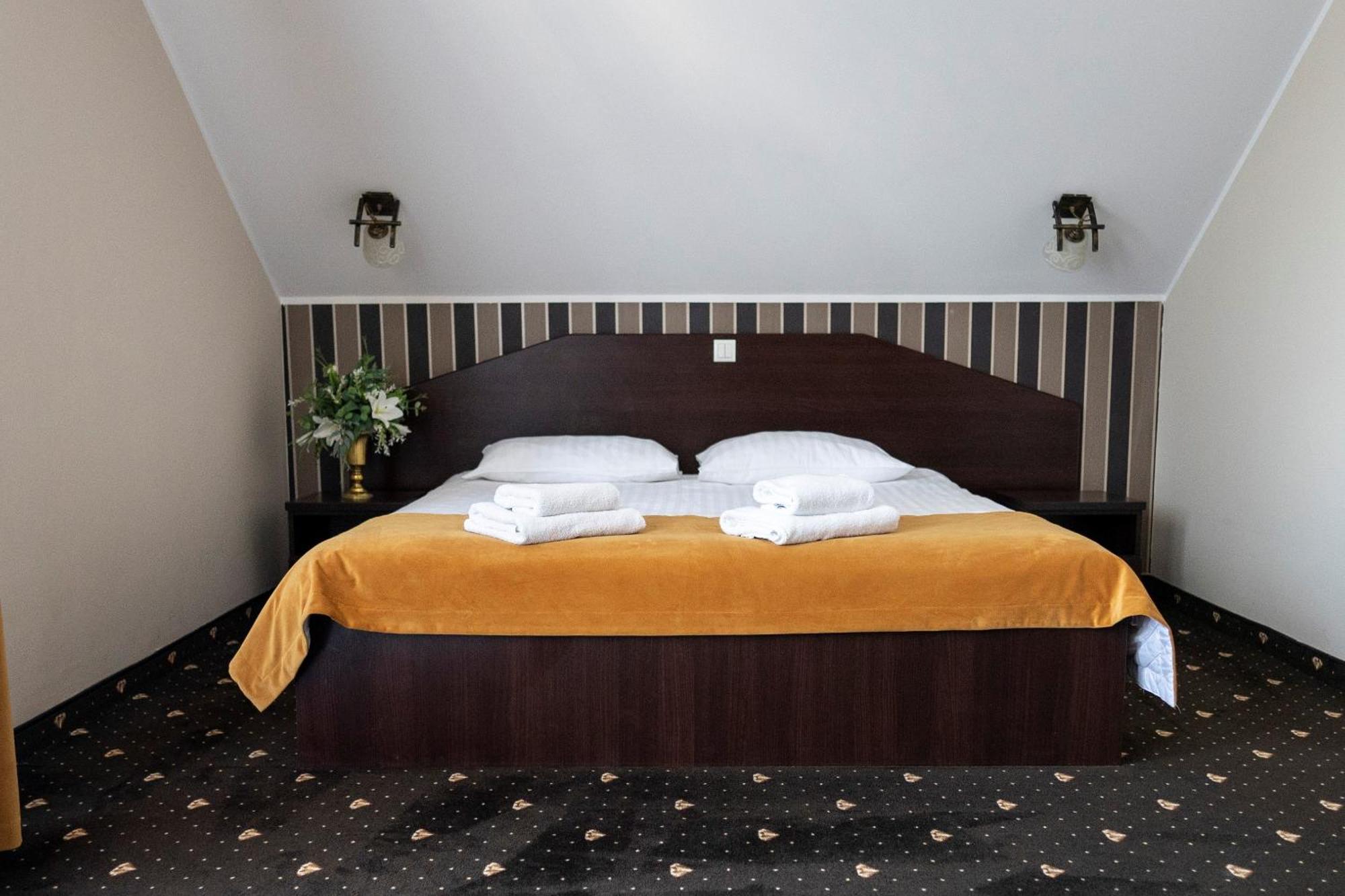 Hotel Podzamcze Góra Kalwaria エクステリア 写真